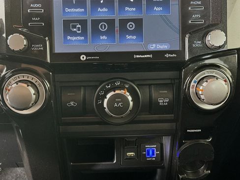 Used 2020 Toyota 4Runner TRD Off-Road Premium image 23