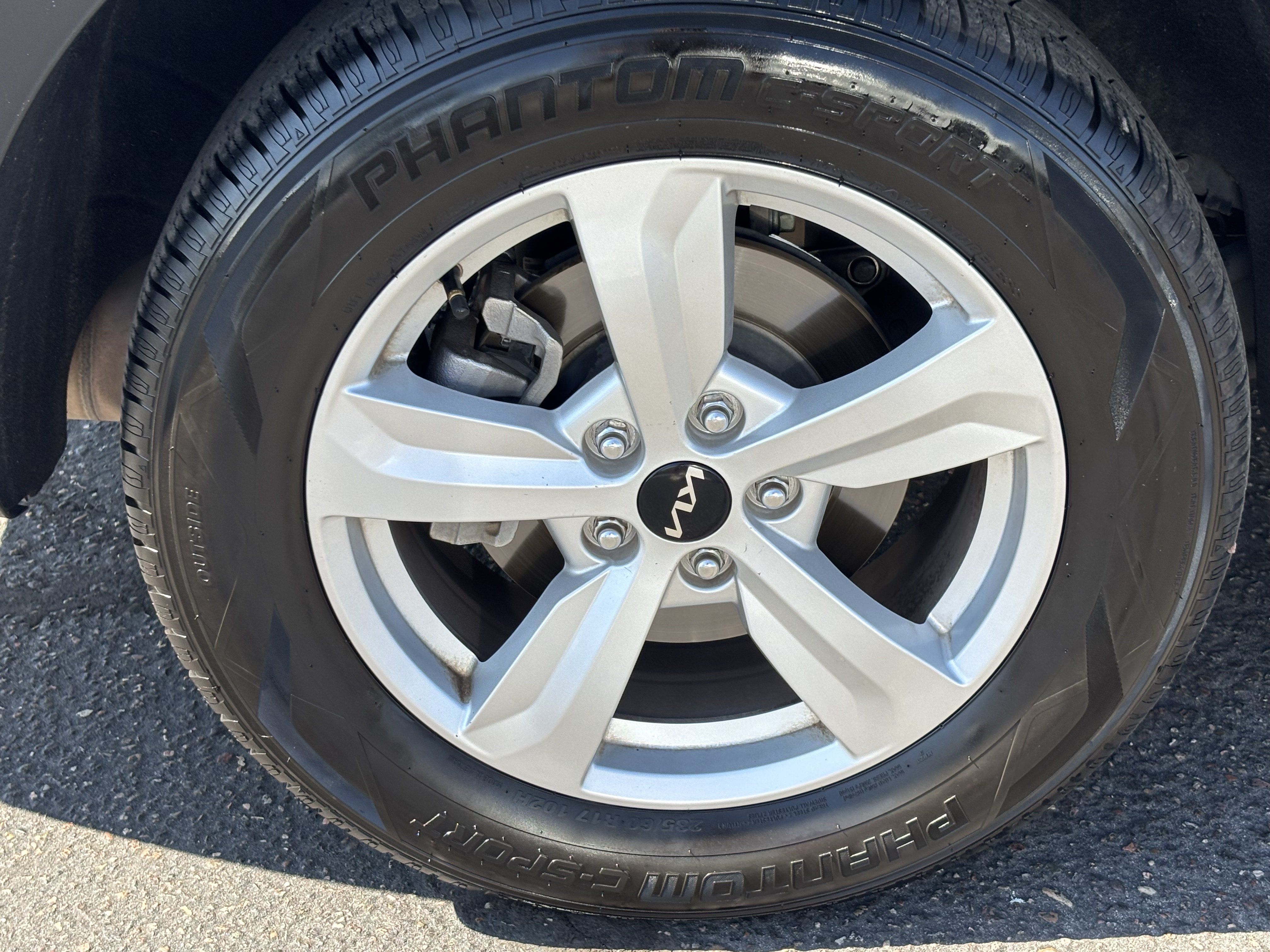 Certified 2022 Kia Sorento LX FWD image 7