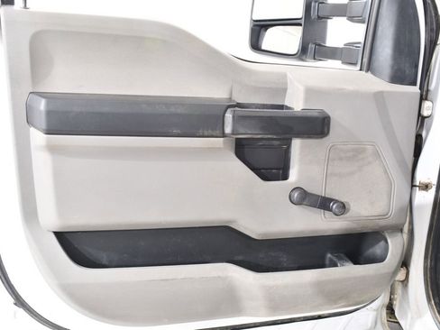 Used 2021 Ford F550 4x4 Regular Cab Super Duty w/ XL Value Package image 22