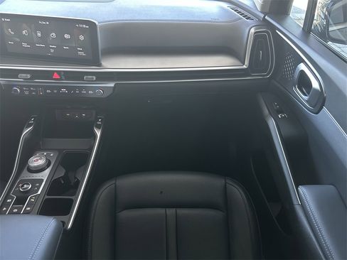 Used 2025 Kia Sorento EX image 39