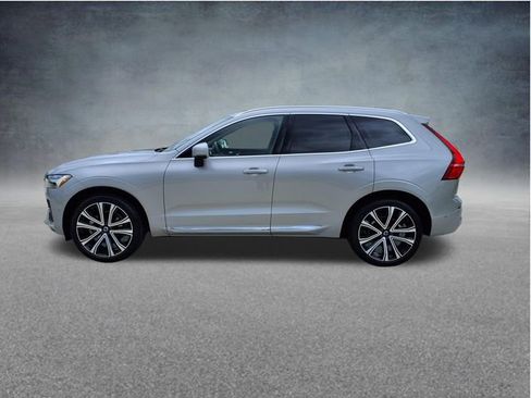 Used 2023 Volvo XC60 B5 Ultimate w/ Protection Package Premier FWD image 4
