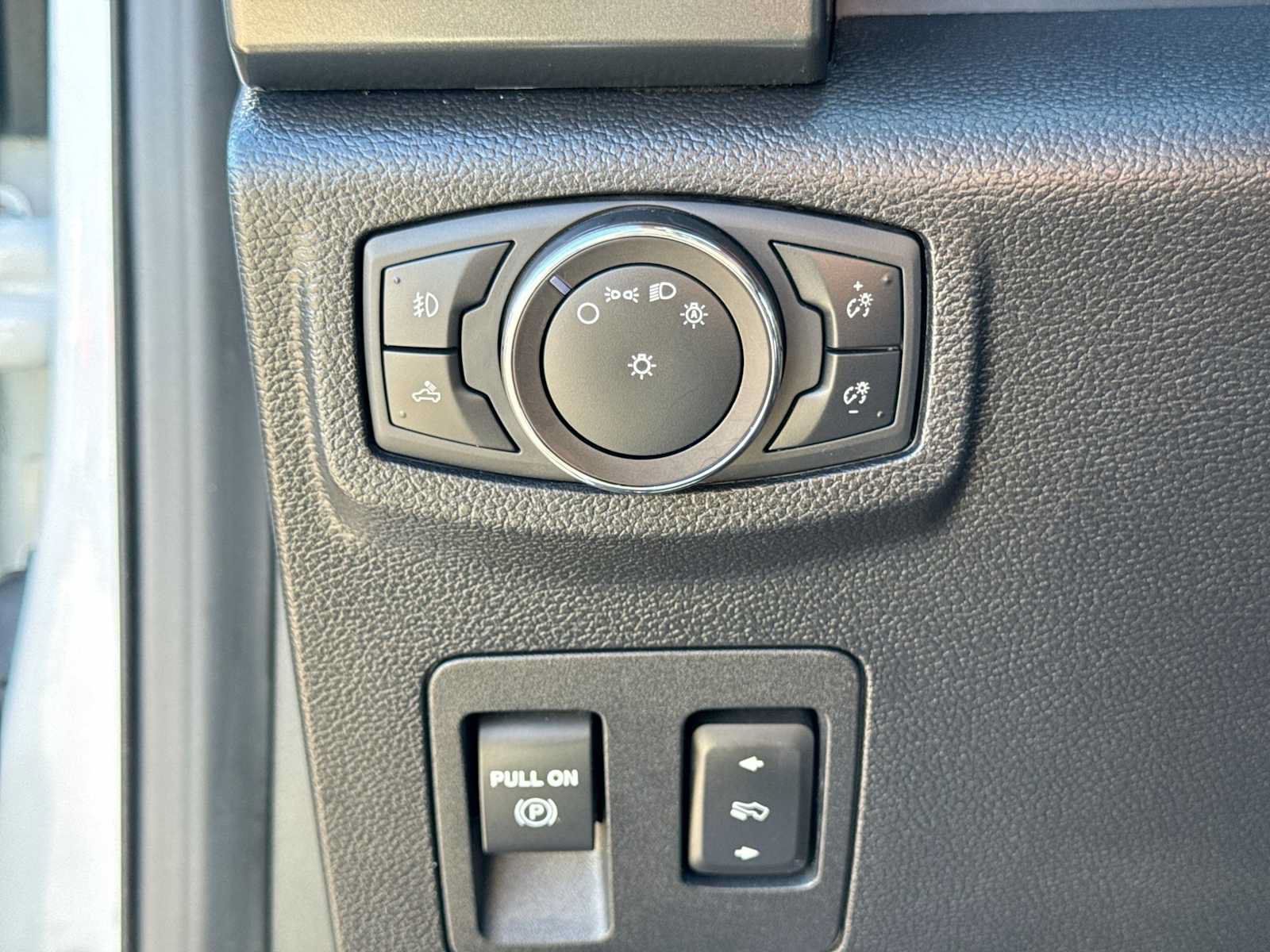 Used 2019 Ford F150 XLT w/ XLT Special Edition Package AWD/4WD image 25