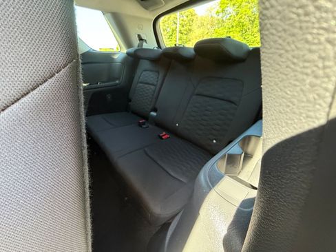 Used 2025 Nissan Pathfinder SV FWD image 31