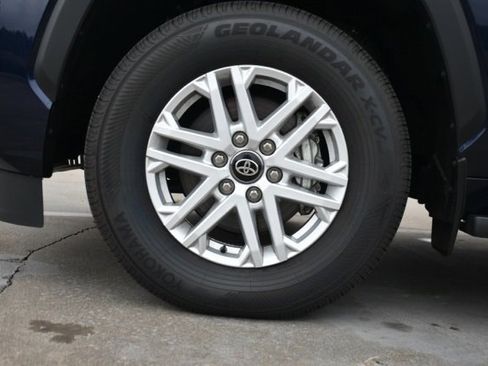 Used 2025 Toyota Sequoia SR5 image 14