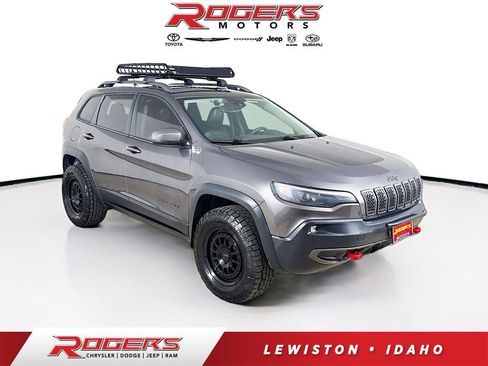 Used 2019 Jeep Cherokee Trailhawk AWD/4WD image 1