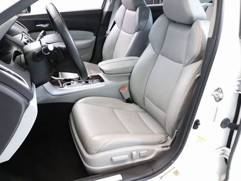 Certified 2017 Acura TLX V6 w/ Technology Package image 2