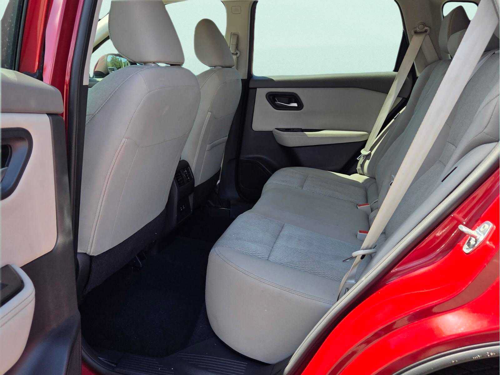 Used 2025 Nissan Rogue SV AWD/4WD image 4