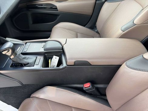 Used 2022 Lexus ES 350 w/ Luxury Package FWD image 22