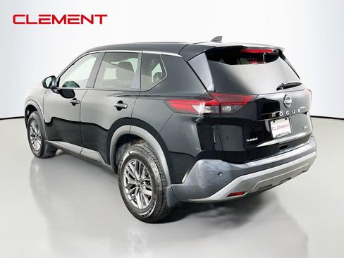 Used 2023 Nissan Rogue S AWD/4WD image 9