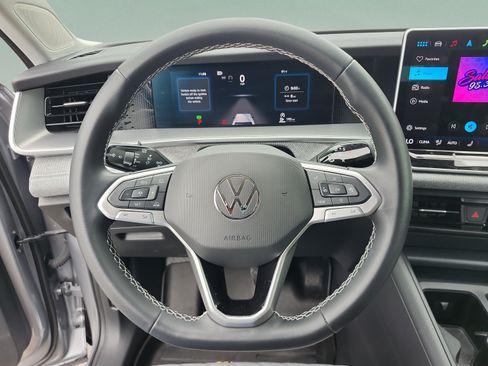 Used 2025 Volkswagen Tiguan S FWD image 9