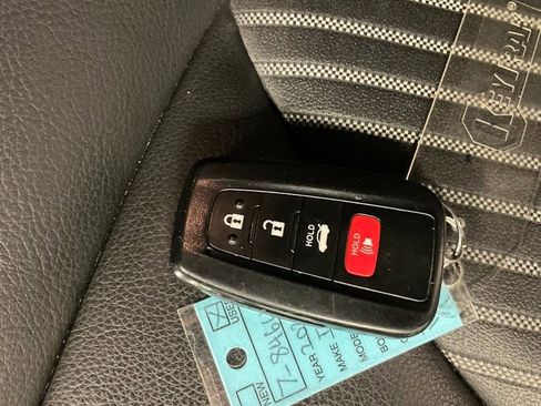 Used 2024 Toyota Camry SE image 31