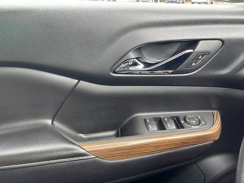 Used 2018 GMC Acadia SLE FWD image 23
