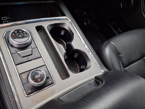 Certified 2019 Ford Expedition XLT w/ Equipment Group 202A image 22