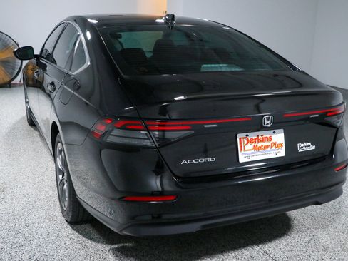 Used 2023 Honda Accord EX image 9
