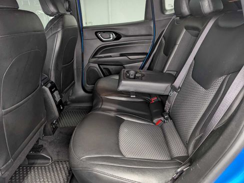 Used 2022 Jeep Compass Latitude w/ Convenience Group AWD/4WD image 21