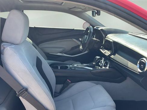 Used 2018 Chevrolet Camaro SS RWD image 10