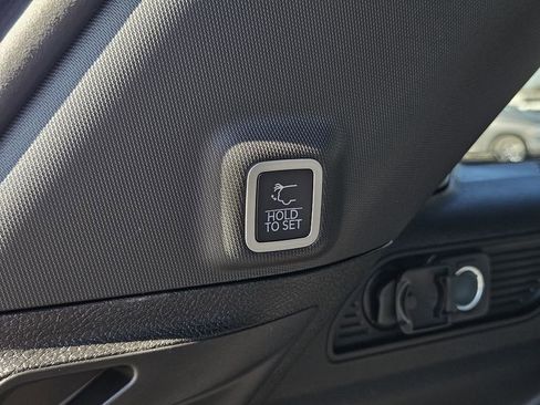 New 2025 Jeep Grand Cherokee Altitude image 9