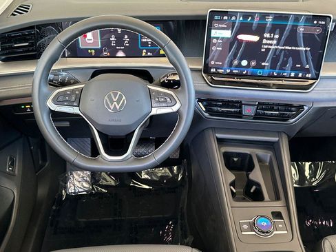 New 2025 Volkswagen Tiguan SE image 13