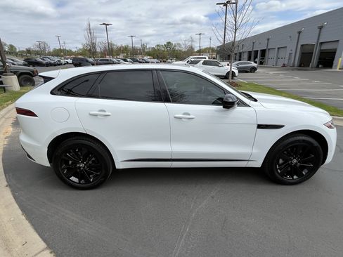 Certified 2025 Jaguar F-PACE R-Dynamic S AWD/4WD image 8