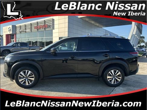 Used 2023 Nissan Pathfinder SL w/ Lighting Package (N92) image 1