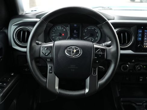 Used 2018 Toyota Tacoma TRD Off-Road AWD/4WD image 20