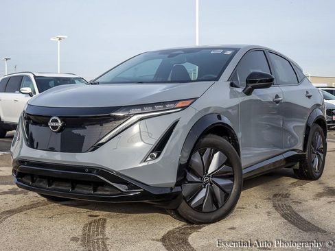 Used 2023 Nissan Ariya AWD image 2