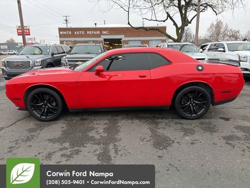 Used 2017 Dodge Challenger SXT w/ Blacktop Package image 8