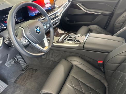 Used 2024 BMW X5 xDrive40i w/ Premium Package AWD/4WD image 4
