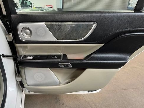 Used 2018 Lincoln Continental Reserve AWD/4WD image 13