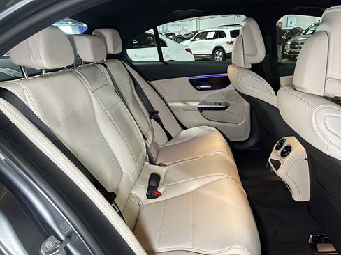 Used 2025 Mercedes-Benz C 300 4MATIC Sedan image 12