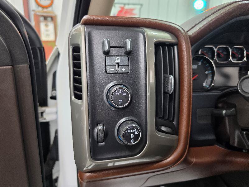 Used 2015 Chevrolet Silverado 3500 High Country w/ Duramax Plus Package AWD/4WD image 15