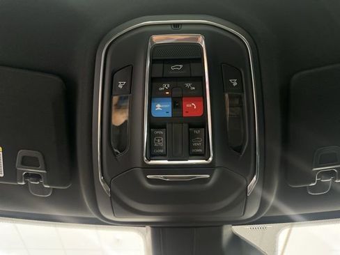 New 2025 Jeep Grand Cherokee L Altitude image 35