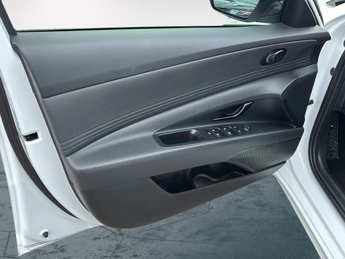 Certified 2025 Hyundai Elantra Sport FWD image 10