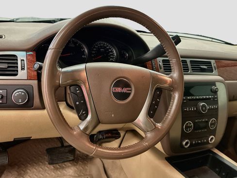 Used 2007 GMC Yukon SLT w/ SLT Preferred Equipment Group AWD/4WD image 18