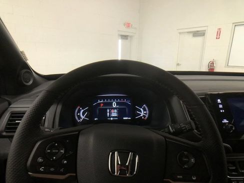 Used 2023 Honda Passport TrailSport image 33