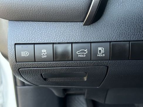 Used 2024 Toyota Camry XLE FWD image 17
