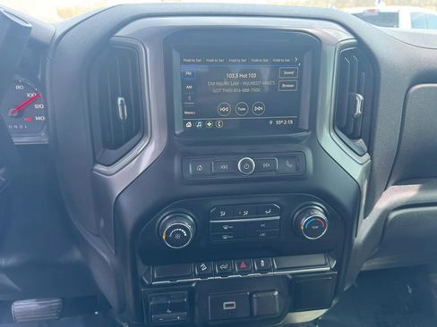 Used 2019 Chevrolet Silverado 1500 Custom Trail Boss w/ Custom Convenience Package image 16