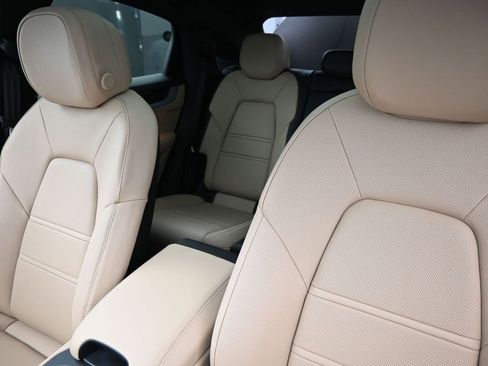 New 2026 Porsche Cayenne S image 29