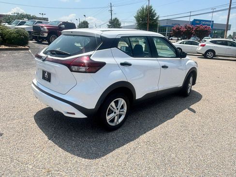 Used 2024 Nissan Kicks S FWD image 31