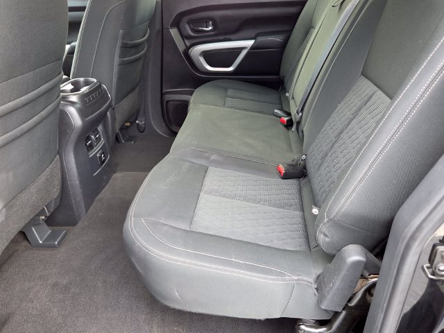 Used 2018 Nissan Titan SV w/ SV Convenience Package AWD/4WD image 13