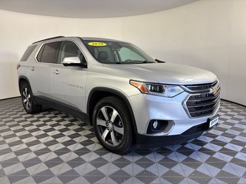 Used 2020 Chevrolet Traverse LT w/ LT Premium Package AWD/4WD image 36