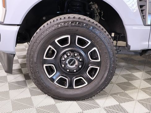 Used 2024 Ford F250 Platinum image 19