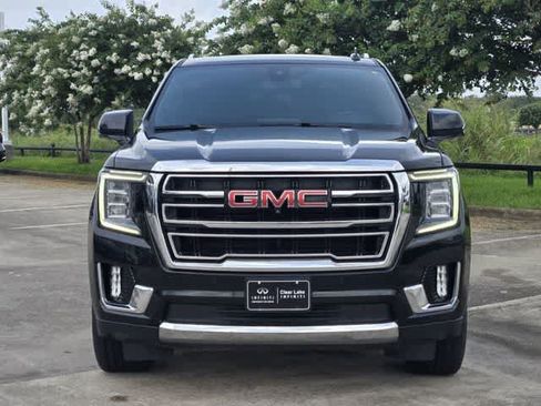 Used 2022 GMC Yukon XL SLT w/ SLT Premium Package AWD/4WD image 4