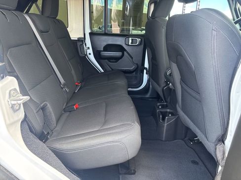Used 2021 Jeep Wrangler Unlimited Sport image 15