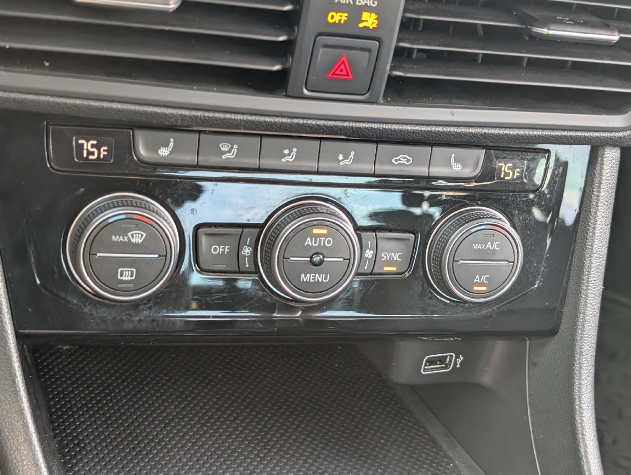 Used 2019 Volkswagen Jetta SE FWD image 17