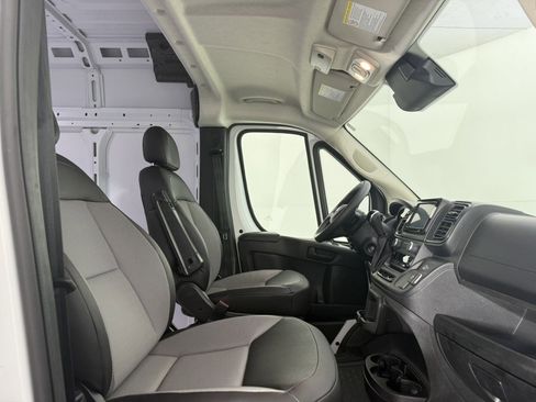 Used 2026 RAM ProMaster 2500 w/ Convenience Group FWD image 10