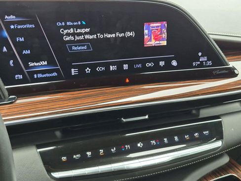 Used 2023 Cadillac Escalade Premium Luxury w/ LPO, Radiant Package AWD/4WD image 18