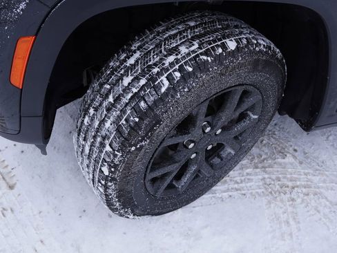 Certified 2024 Jeep Grand Cherokee L Altitude image 14