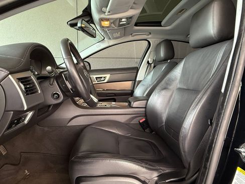 Used 2014 Jaguar XF RWD image 5
