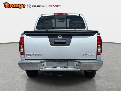 Used 2021 Nissan Frontier SV w/ SV Utility Package AWD/4WD image 4